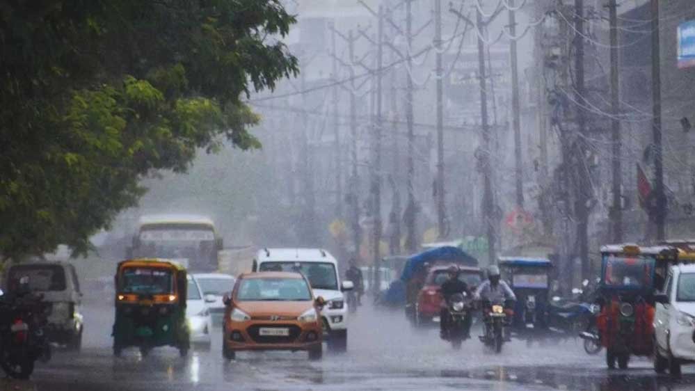 इंदौर में अगस्त की बेरुखी के बाद जन्माष्टमी पर बारिश, रातभर बरसे बादल; 18 इंच पानी की दरकार इंदौर में अगस्त की बेरुखी के बाद जन्माष्टमी पर बारिश, रातभर बरसे बादल; 18 इंच पानी की दरकार