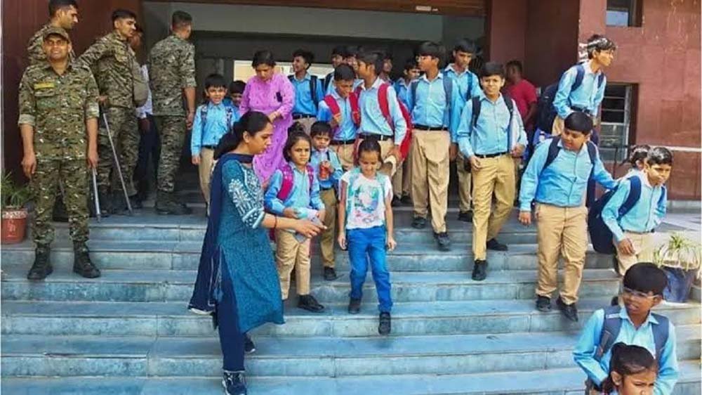 बच्चों की पढ़ाई में अभिभावक बनेंगे भागीदार, डीबीटी की मदद से संवरेंगी उनकी जरूरी सुविधाएं बच्चों की पढ़ाई में अभिभावक बनेंगे भागीदार, डीबीटी की मदद से संवरेंगी उनकी जरूरी सुविधाएं