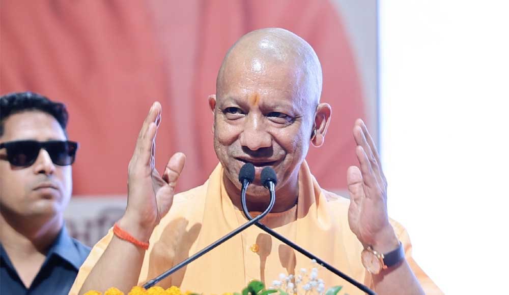 विदेशी आक्रांताओं ने मंदिरों को तोड़ा, लेकिन भक्ति नहीं डिगा पाएः मुख्यमंत्री विदेशी आक्रांताओं ने मंदिरों को तोड़ा, लेकिन भक्ति नहीं डिगा पाएः मुख्यमंत्री
