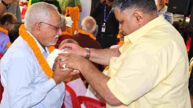 वृद्धजन परिवार और समाज की अमूल्य धरोहर, उनका अनुभव नई पीढ़ी के लिए अनमोल विरासत – राजेश अग्रवाल वृद्धजन परिवार और समाज की अमूल्य धरोहर, उनका अनुभव नई पीढ़ी के लिए अनमोल विरासत – राजेश अग्रवाल