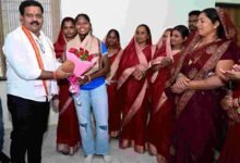 एशिया कप विजेता गीता यादव से मिले उप मुख्यमंत्री एवं कवर्धा विधायक विजय शर्मा एशिया कप विजेता गीता यादव से मिले उप मुख्यमंत्री एवं कवर्धा विधायक विजय शर्मा