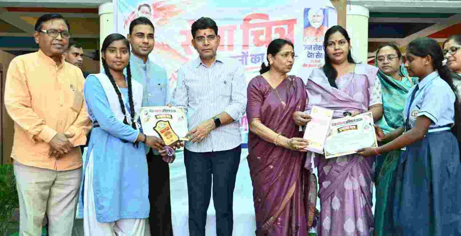 इतिहास रचने के लिए अटूट परिश्रम और निरंतर प्रयास ज़रूरी – मंत्री टंक राम वर्मा इतिहास रचने के लिए अटूट परिश्रम और निरंतर प्रयास ज़रूरी – मंत्री टंक राम वर्मा