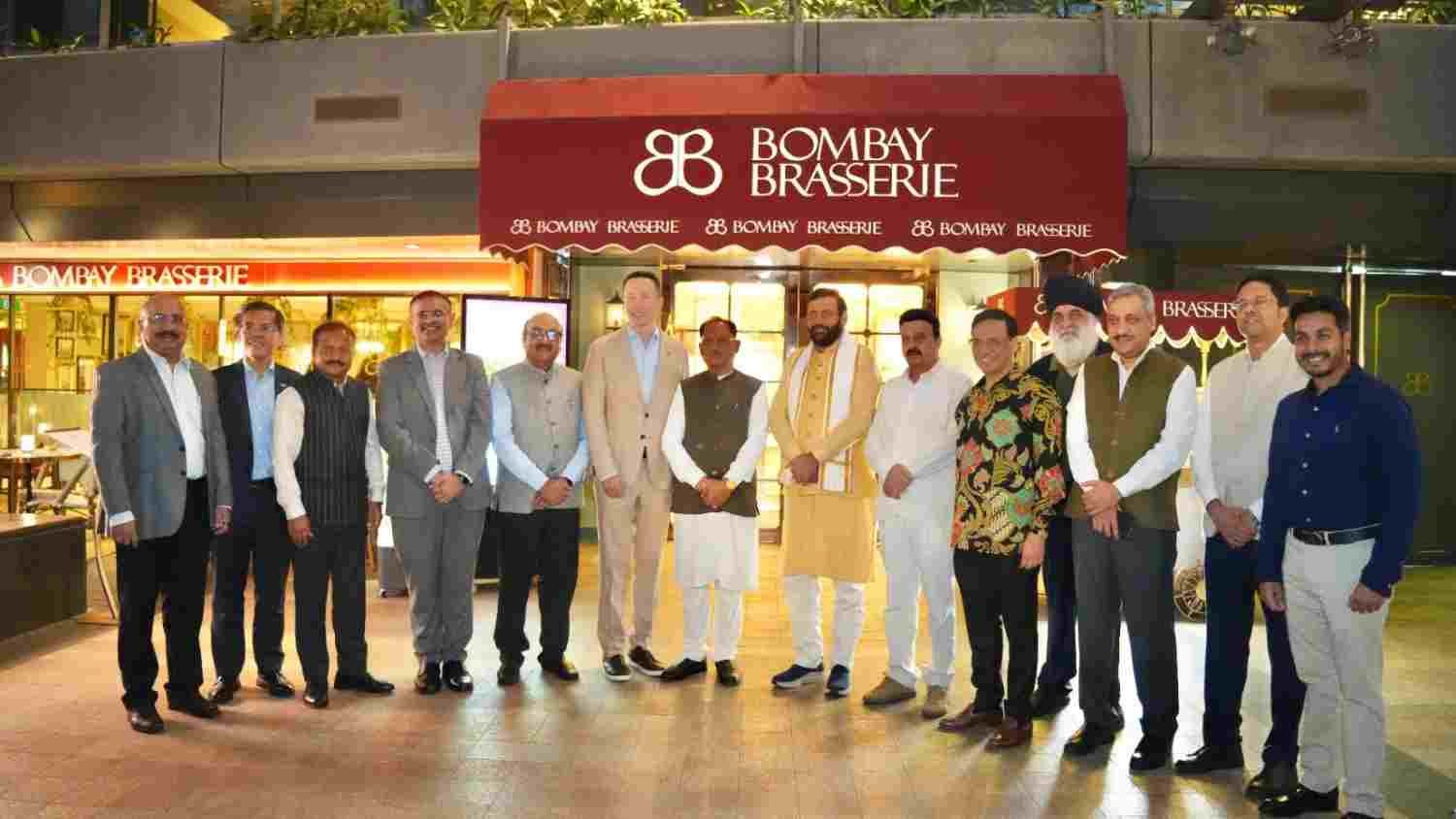 मुख्यमंत्री विष्णु देव साय की गार्डन्स बाय द बे के साथ महत्वपूर्ण चर्चा, सिंगापुर बिजनेस फेडरेशन के लीडरशिप डिनर में हुए शामिल मुख्यमंत्री विष्णु देव साय की गार्डन्स बाय द बे के साथ महत्वपूर्ण चर्चा, सिंगापुर बिजनेस फेडरेशन के लीडरशिप डिनर में हुए शामिल