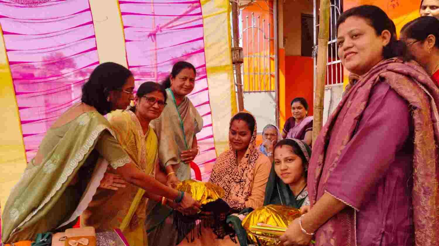 कविता बिस्वाल जामुल में आंगन बाड़ी केंद्र में आयोजित”आंगन मिलन” सेवा कार्यक्रम में हुई शामिल