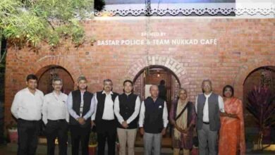 बस्तर में पुनर्वास और स्वावलंबन की मिसाल बना ‘पण्डुम कैफ़े’, केंद्रीय सहकारिता सचिव ने की सराहना बस्तर में पुनर्वास और स्वावलंबन की मिसाल बना ‘पण्डुम कैफ़े’, केंद्रीय सहकारिता सचिव ने की सराहना