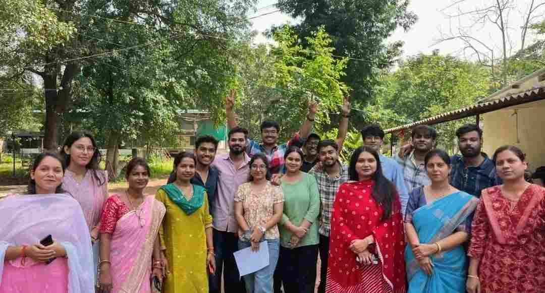 शंकराचार्य प्रोफेशनल यूनिवर्सिटी के विद्यार्थियों ने”स्नेह संपदा ‘में विस्तार एवं जनसंपर्क गतिविधि का किया आयोजन शंकराचार्य प्रोफेशनल यूनिवर्सिटी के विद्यार्थियों ने”स्नेह संपदा ‘में विस्तार एवं जनसंपर्क गतिविधि का किया आयोजन