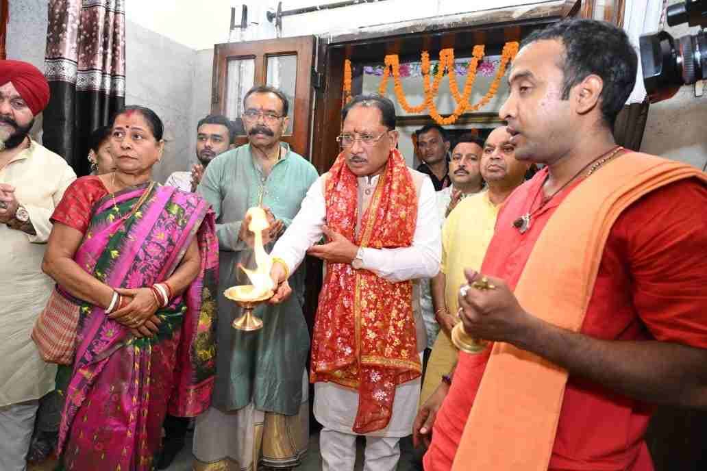 मां दुर्गा शक्ति, साहस और सकारात्मक ऊर्जा की प्रतीक, उनकी आराधना हमें सत्य और सदाचार के मार्ग पर चलने की देती है प्रेरणा : मुख्यमंत्री मां दुर्गा शक्ति, साहस और सकारात्मक ऊर्जा की प्रतीक, उनकी आराधना हमें सत्य और सदाचार के मार्ग पर चलने की देती है प्रेरणा : मुख्यमंत्री