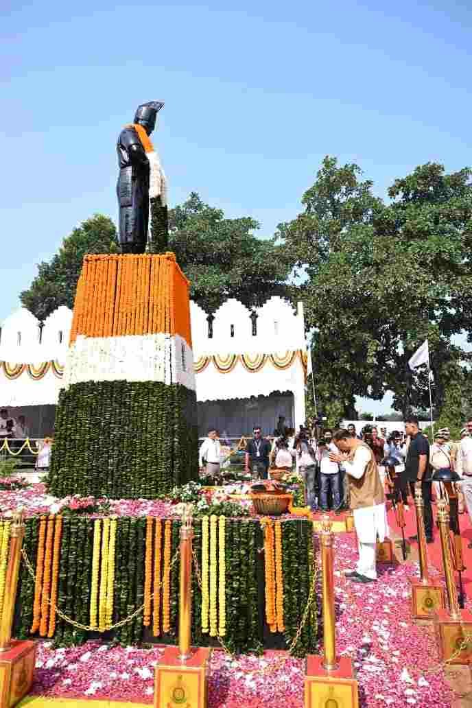 वीर जवानों के अदम्य साहस और सर्वोच्च बलिदान से छत्तीसगढ़ में शांति और सुरक्षा का नया अध्याय : मुख्यमंत्री विष्णु देव साय वीर जवानों के अदम्य साहस और सर्वोच्च बलिदान से छत्तीसगढ़ में शांति और सुरक्षा का नया अध्याय : मुख्यमंत्री विष्णु देव साय