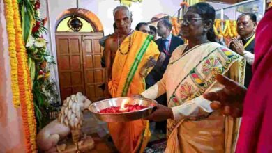 राष्ट्रपति श्रीमती द्रौपदी मुर्मु ने माँ दंतेश्वरी की पूजा-अर्चना कर देशवासियों की सुख-समृद्धि और खुशहाली की कामना की राष्ट्रपति श्रीमती द्रौपदी मुर्मु ने माँ दंतेश्वरी की पूजा-अर्चना कर देशवासियों की सुख-समृद्धि और खुशहाली की कामना की