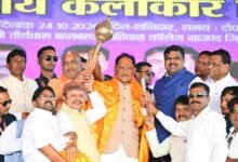 अंतर्राष्ट्रीय कलाकार दिवस पर बानबरद में आयोजित पंडवानी महासम्मेलन में शामिल हुए मुख्यमंत्री विष्णुदेव साय