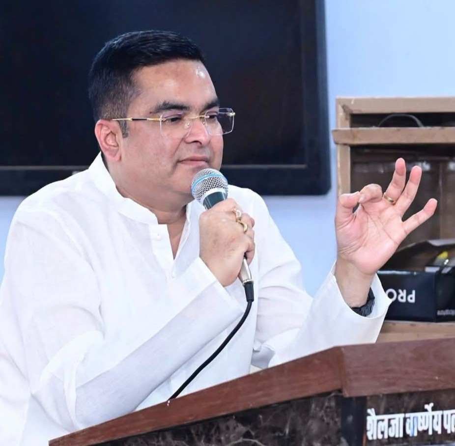 विधायक रिकेश ने उनकी सुरक्षा में तैनात कर्मियों की संख्या कम करने मुख्यमंत्री को लिखा पत्र विधायक रिकेश ने उनकी सुरक्षा में तैनात कर्मियों की संख्या कम करने मुख्यमंत्री को लिखा पत्र