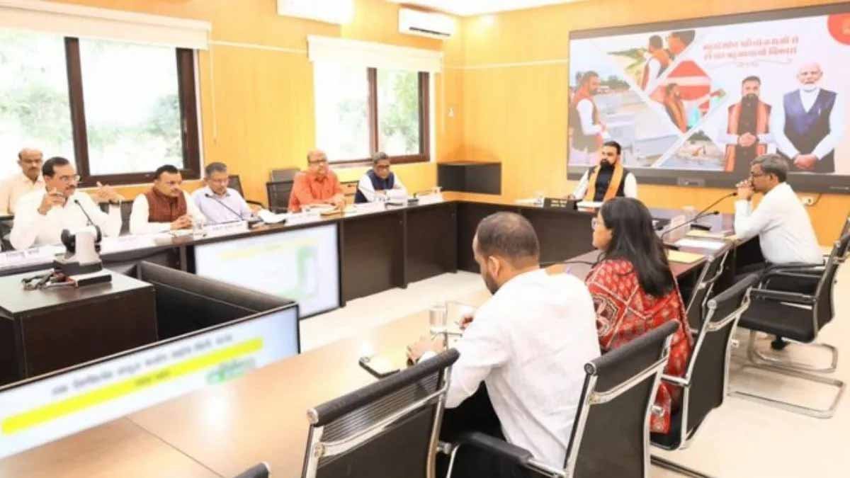 बिहार में 12 लाख आवास बनाने का लक्ष्य, सीएम सम्राट चौधरी ने अधिकारियों को दिए तेजी लाने के निर्देश बिहार में 12 लाख आवास बनाने का लक्ष्य, सीएम सम्राट चौधरी ने अधिकारियों को दिए तेजी लाने के निर्देश
