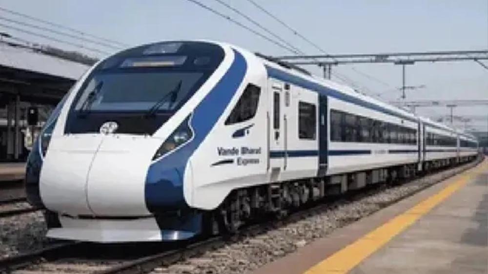 छठ पर बिहार जाने वालों के लिए बड़ी खबर, दिल्ली-पटना के बीच 13 घंटे में दौड़ सकती है स्पेशल वंदे भारत