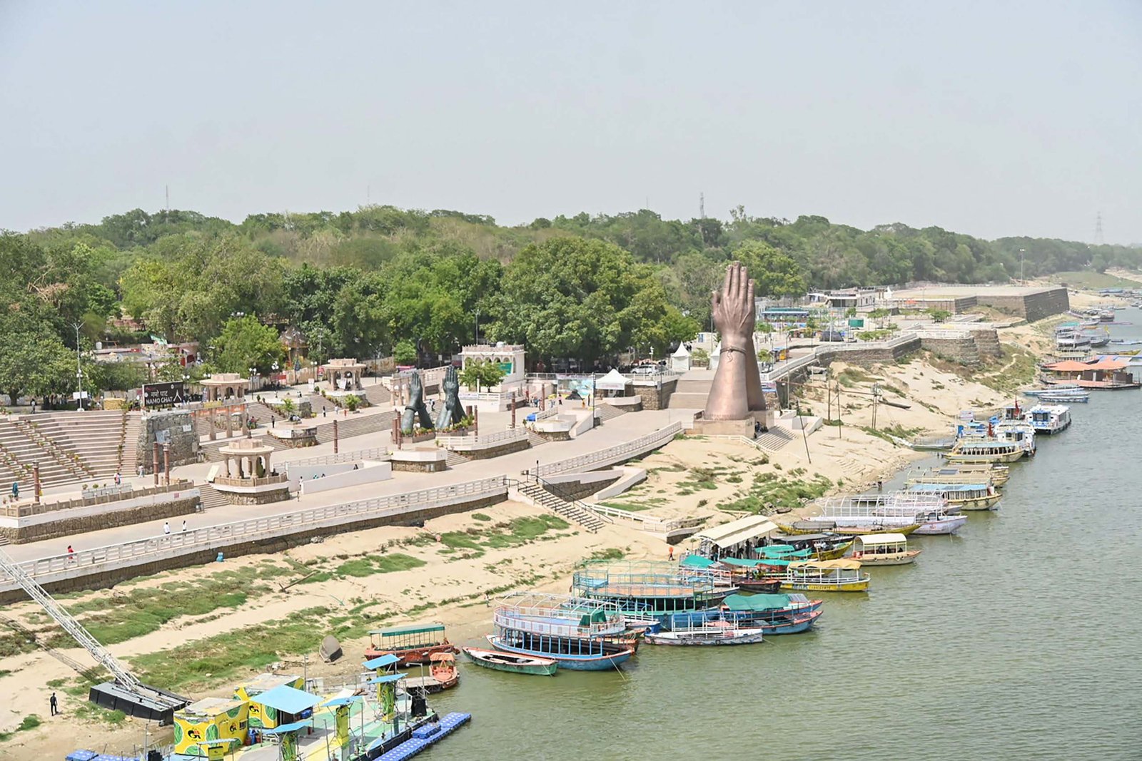 वाराणसी में एयर शो से पहले नमो घाट सील, 22 से 25 अक्टूबर तक सुरक्षा के कड़े इंतजाम वाराणसी में एयर शो से पहले नमो घाट सील, 22 से 25 अक्टूबर तक सुरक्षा के कड़े इंतजाम