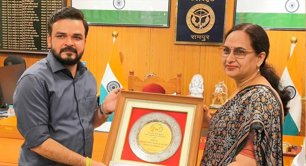 आयुष्मान कार्ड बनाने में रामपुर प्रदेश में प्रथम, एक साल में बने 1.79 लाख कार्ड