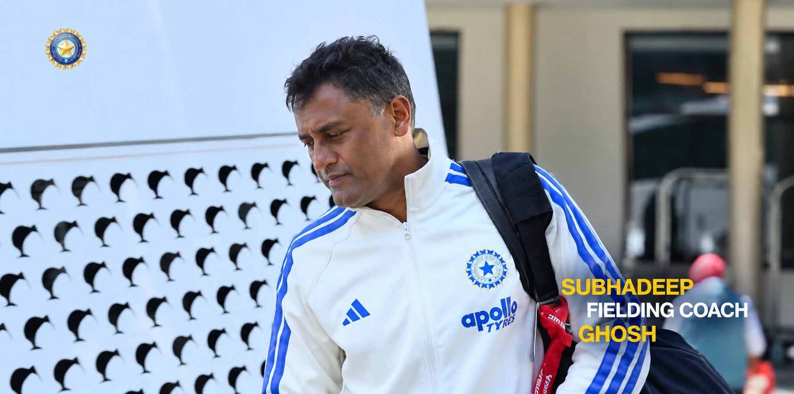 टीम इंडिया की सफलता के पीछे गौतम गंभीर अकेले नहीं, 16 लोगों की सपोर्ट स्टाफ टीम संभाल रही कमान टीम इंडिया की सफलता के पीछे गौतम गंभीर अकेले नहीं, 16 लोगों की सपोर्ट स्टाफ टीम संभाल रही कमान