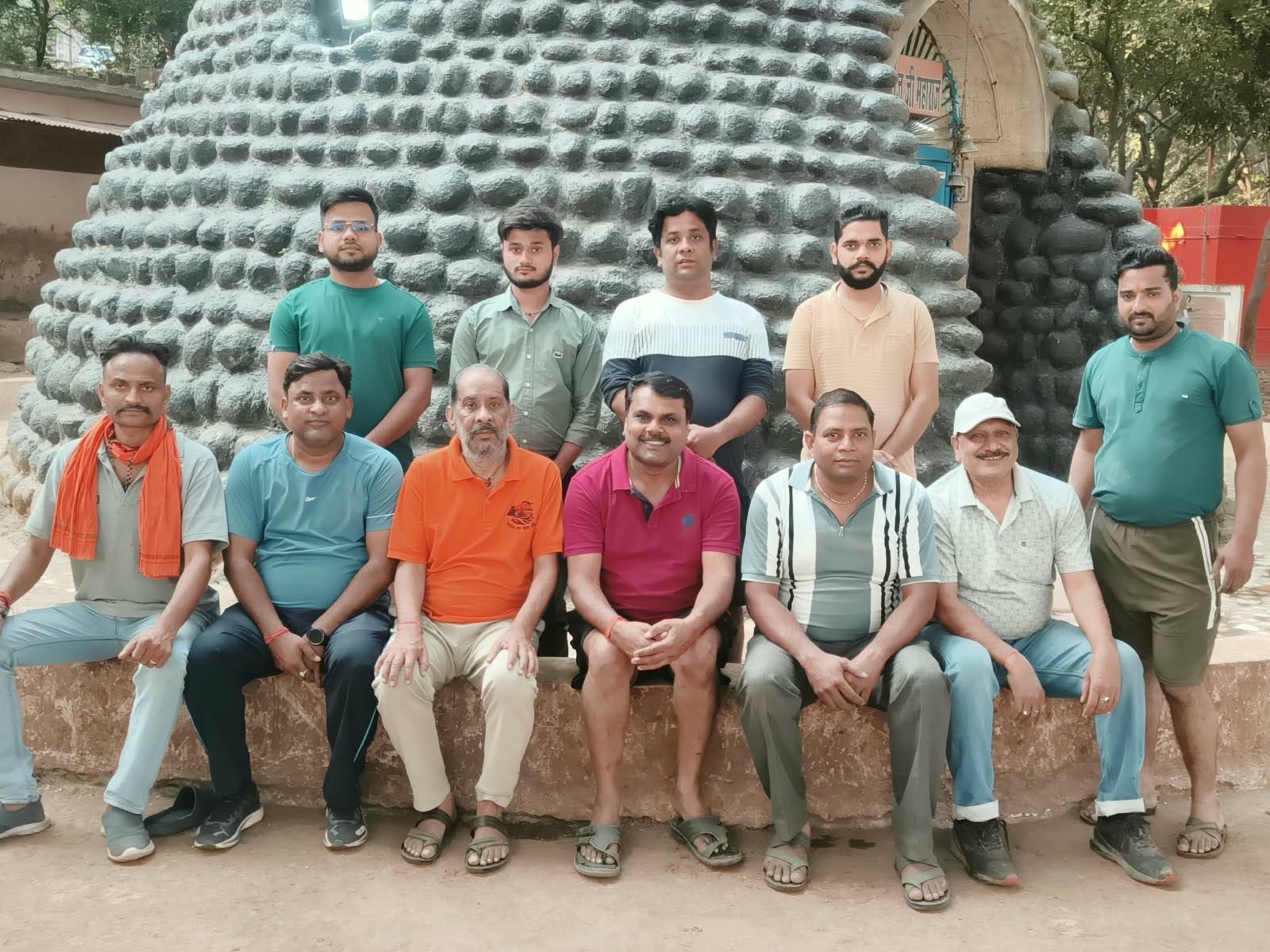 बजरंग भक्त मंडल ने की 900 किलो हरे चारे की सेवा, शरद पूर्णिमा पर आज होगा 51 किलो दूध की खीर का वितरण बजरंग भक्त मंडल ने की 900 किलो हरे चारे की सेवा, शरद पूर्णिमा पर आज होगा 51 किलो दूध की खीर का वितरण