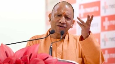परिवार और धनकुबेरों तक सिमटी सपा की राजनीति : मुख्यमंत्री योगी आदित्यनाथ परिवार और धनकुबेरों तक सिमटी सपा की राजनीति : मुख्यमंत्री योगी आदित्यनाथ