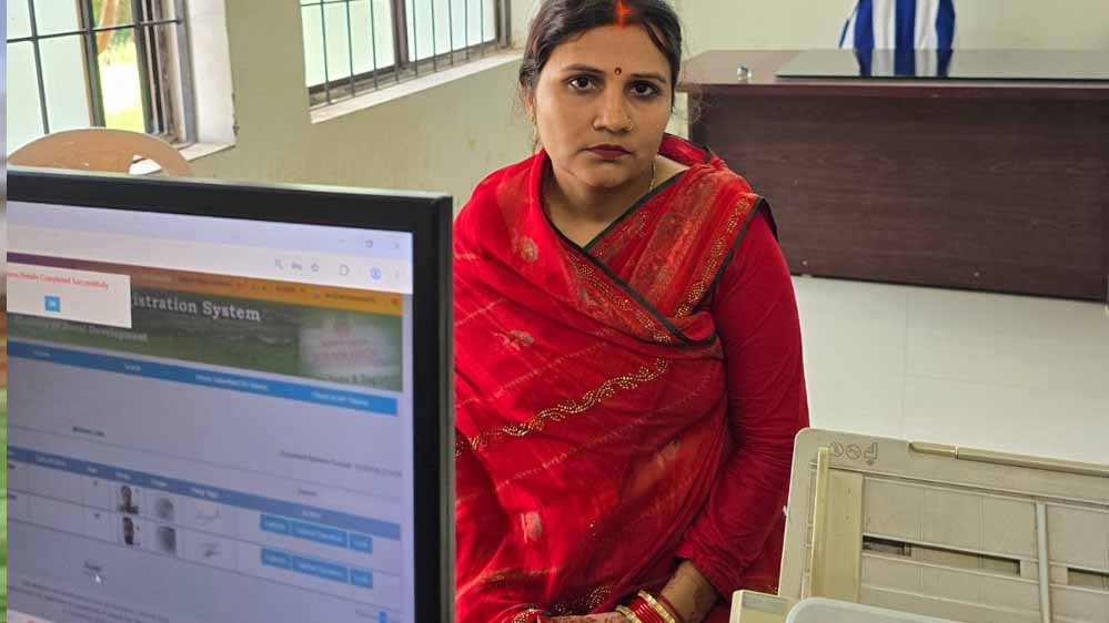 जमीन की रजिस्ट्री में चंचल कुमारी पाल को मिली 50 प्रतिशत शुल्क की छूट, नामांतरण की परेशानी से भी राहत जमीन की रजिस्ट्री में चंचल कुमारी पाल को मिली 50 प्रतिशत शुल्क की छूट, नामांतरण की परेशानी से भी राहत