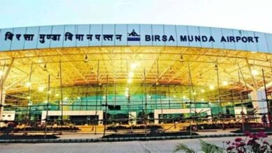 रांची एयरपोर्ट पर बढ़ा हवाई सफर का क्रेज, दो महीने में 3.68 लाख यात्रियों ने भरी उड़ान रांची एयरपोर्ट पर बढ़ा हवाई सफर का क्रेज, दो महीने में 3.68 लाख यात्रियों ने भरी उड़ान
