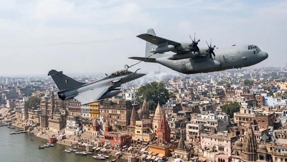 वाराणसी एयरशो में गरजेंगे तेजस, राफेल और सुखोई, 22, 24 और 25 अक्टूबर को दिखेगा वायुसेना का शौर्य वाराणसी एयरशो में गरजेंगे तेजस, राफेल और सुखोई, 22, 24 और 25 अक्टूबर को दिखेगा वायुसेना का शौर्य