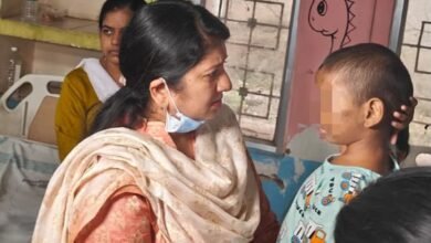 तीन साल के मासूम से क्रूरता पर बाल आयोग सख्त अस्पताल मिलने पहुंची आयोग की अध्यक्ष तीन साल के मासूम से क्रूरता पर बाल आयोग सख्त अस्पताल मिलने पहुंची आयोग की अध्यक्ष