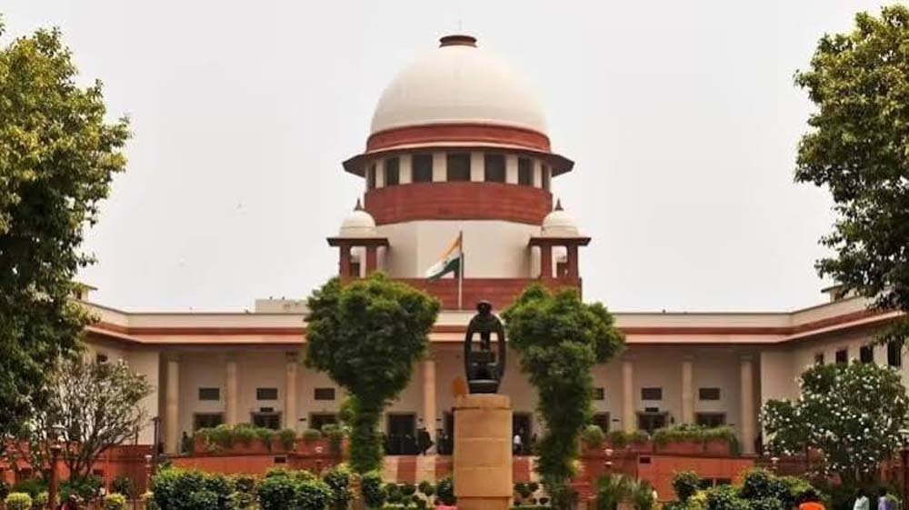 सुप्रीम कोर्ट को ‘बिन मांगी सलाह’ देना पड़ा भारी, निचली अदालत के जज से मांगा स्पष्टीकरण सुप्रीम कोर्ट को ‘बिन मांगी सलाह’ देना पड़ा भारी, निचली अदालत के जज से मांगा स्पष्टीकरण