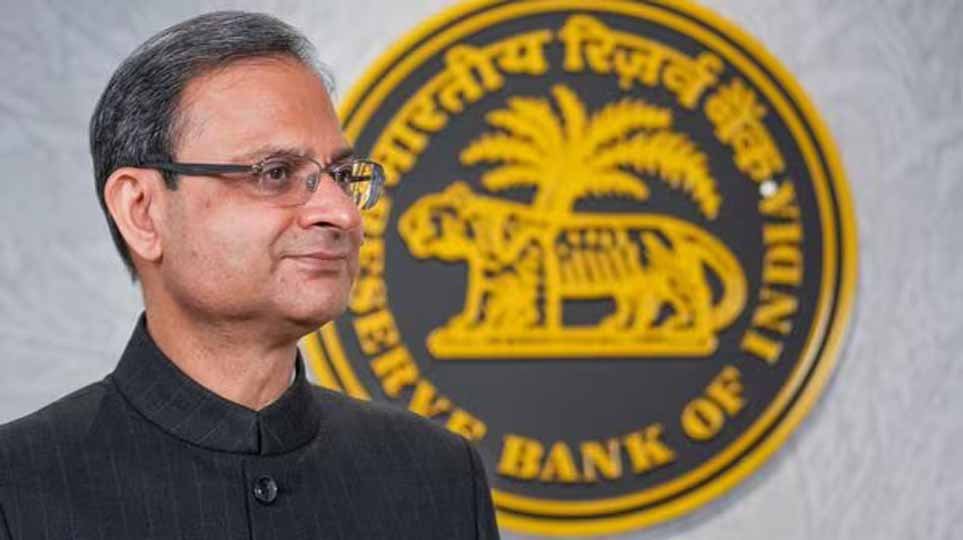 रुपये को संभालने के लिए RBI का बड़ा प्लान, गवर्नर संजय मल्होत्रा बोले- हर जरूरी कदम उठाने को तैयार रुपये को संभालने के लिए RBI का बड़ा प्लान, गवर्नर संजय मल्होत्रा बोले- हर जरूरी कदम उठाने को तैयार