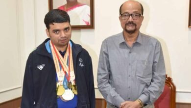 राज्यपाल डेका ने की विशेष ओलंपिक में स्वर्ण पदक विजेता इभानन साहू की सराहना राज्यपाल डेका ने की विशेष ओलंपिक में स्वर्ण पदक विजेता इभानन साहू की सराहना