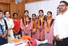 योगी सरकार में मिशन शक्ति से बेटियों को नेतृत्व का अवसर, चार छात्राओं ने संभाली मध्याह्न भोजन प्राधिकरण की कमान
