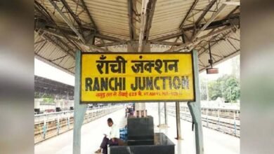 रांची-हटिया स्टेशन पर भीड़ संभालने की तैयारी, 10 अक्टूबर से प्लेटफॉर्म टिकट 20 रुपये होगा रांची-हटिया स्टेशन पर भीड़ संभालने की तैयारी, 10 अक्टूबर से प्लेटफॉर्म टिकट 20 रुपये होगा