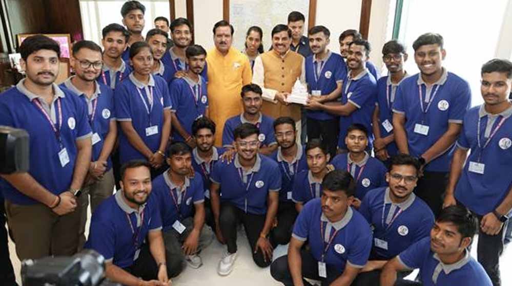 सीएम मोहन यादव ने ग्लोबल स्किल पार्क के युवाओं को दी बधाई, 27 प्रशिक्षु गल्फ देशों में करेंगे काम सीएम मोहन यादव ने ग्लोबल स्किल पार्क के युवाओं को दी बधाई, 27 प्रशिक्षु गल्फ देशों में करेंगे काम
