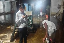 योगी सरकार का बाढ़ प्रभावित क्षेत्रों में स्वच्छता और स्वास्थ्य सुरक्षा पर जोर, ड्रोन से एंटी लार्वा छिड़काव