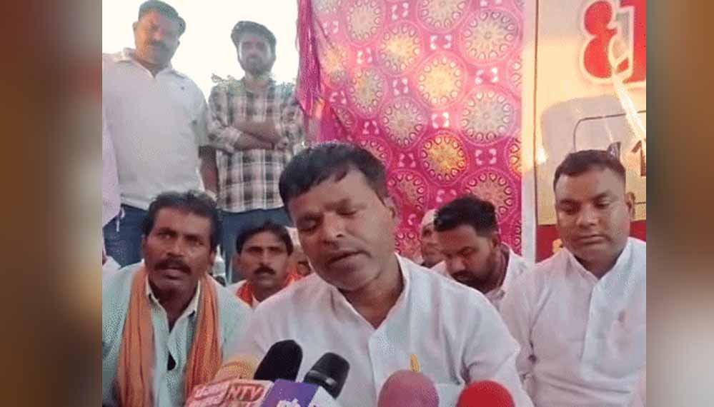 35 गांवों के आदिवासी भोपाल पहुंचकर CM मोहन यादव से करेंगे मुलाकात, वन विभाग की कार्रवाई का उठाएंगे मुद्दा 35 गांवों के आदिवासी भोपाल पहुंचकर CM मोहन यादव से करेंगे मुलाकात, वन विभाग की कार्रवाई का उठाएंगे मुद्दा