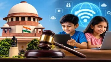 बच्चों के इंटरनेट इस्तेमाल पर पूरी पाबंदी के खिलाफ सुप्रीम कोर्ट, बताया मौलिक अधिकार बच्चों के इंटरनेट इस्तेमाल पर पूरी पाबंदी के खिलाफ सुप्रीम कोर्ट, बताया मौलिक अधिकार