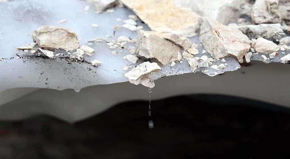 स्लोवेनिया का आखिरी ग्लेशियर भी खतरे में, 80 साल में आधी रह गई बर्फ स्लोवेनिया का आखिरी ग्लेशियर भी खतरे में, 80 साल में आधी रह गई बर्फ