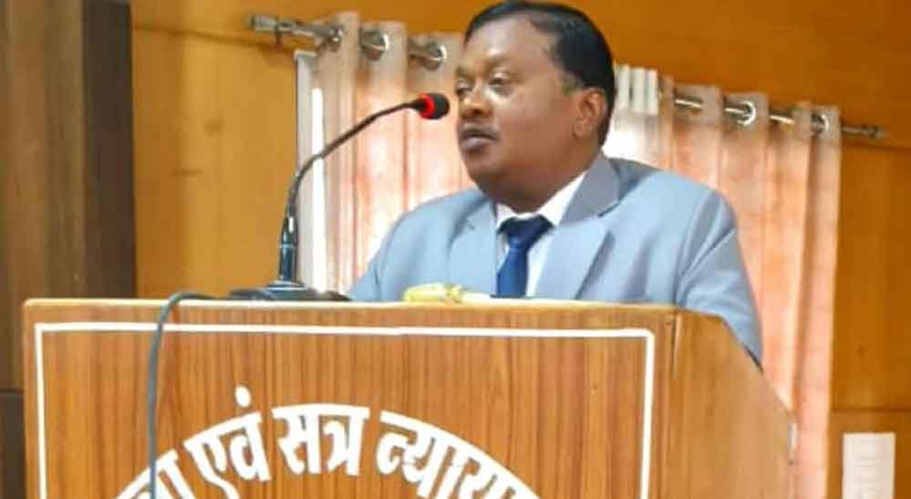 रायपुर : तकनीक से सुगम न्याय, विधि से सुनिश्चित निष्पक्षता: दुर्ग जिला न्यायालय में ‘न्याय श्रुति नियम, 2025’ पर विधिक संगोष्ठी एवं डिजिटल साक्ष्य प्रदर्शनी आयोजित रायपुर : तकनीक से सुगम न्याय, विधि से सुनिश्चित निष्पक्षता: दुर्ग जिला न्यायालय में ‘न्याय श्रुति नियम, 2025’ पर विधिक संगोष्ठी एवं डिजिटल साक्ष्य प्रदर्शनी आयोजित