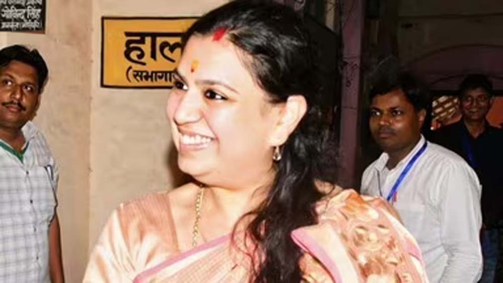 IAS की नौकरी छोड़कर दिव्या मित्तल ने बनाई नई पार्टी, ‘जननीति भारत’ के साथ चुनाव लड़ने का ऐलान IAS की नौकरी छोड़कर दिव्या मित्तल ने बनाई नई पार्टी, ‘जननीति भारत’ के साथ चुनाव लड़ने का ऐलान