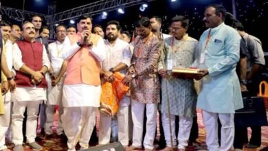 उज्जैन में गरबा आयोजनों में शामिल हुए CM डॉ. मोहन यादव, महानवमी-विजयादशमी की दी शुभकामनाएं उज्जैन में गरबा आयोजनों में शामिल हुए CM डॉ. मोहन यादव, महानवमी-विजयादशमी की दी शुभकामनाएं