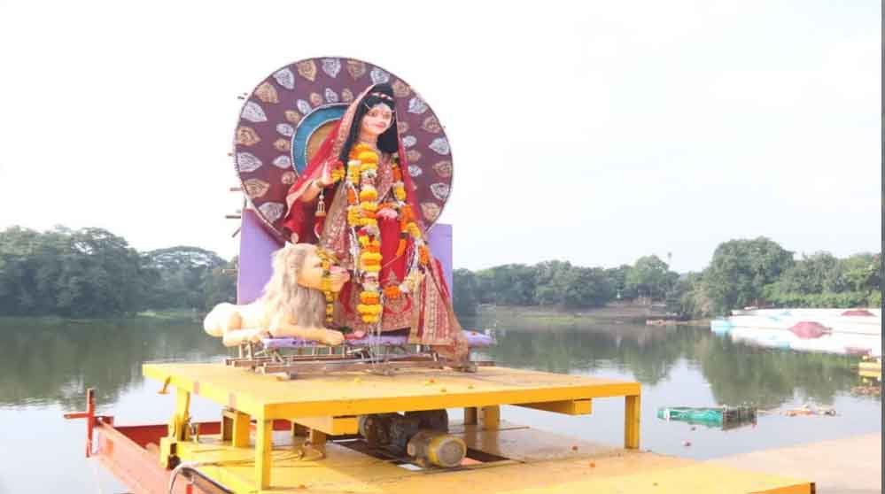भोपाल में दुर्गा मूर्ति विसर्जन के लिए 7 घाटों पर इंतजाम, क्रेन और गोताखोर तैनात भोपाल में दुर्गा मूर्ति विसर्जन के लिए 7 घाटों पर इंतजाम, क्रेन और गोताखोर तैनात