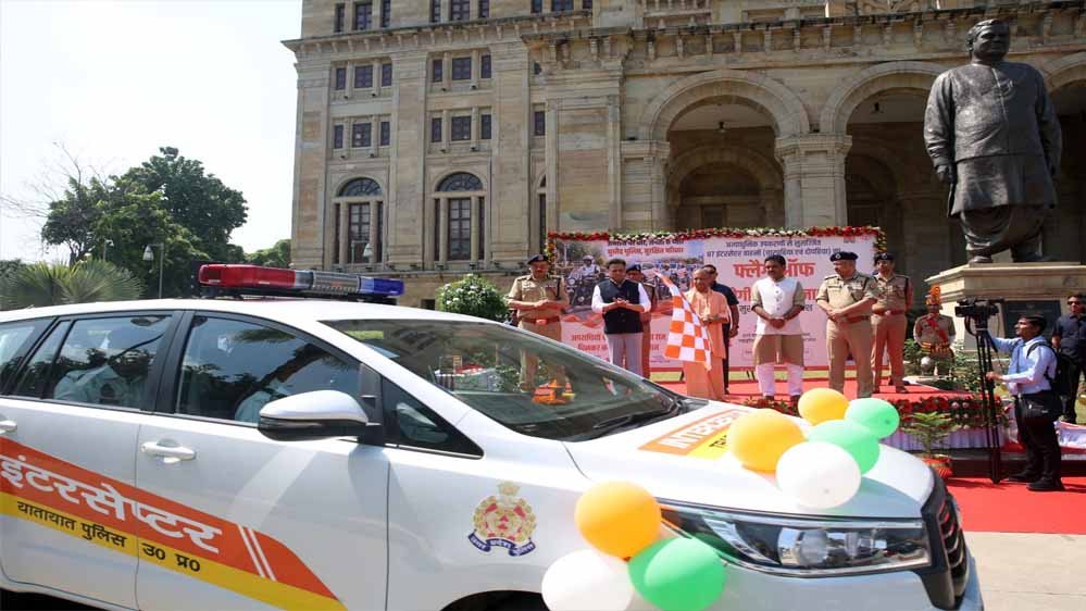 यूपी पुलिस के बेड़े में शामिल हुए 87 नए इंटरसेप्टर वाहन यूपी पुलिस के बेड़े में शामिल हुए 87 नए इंटरसेप्टर वाहन