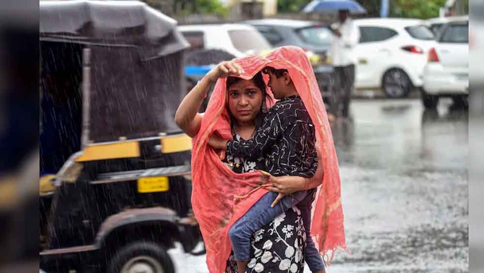 MP Weather Update: मध्य प्रदेश में बदलेगा मौसम, 40 किमी की रफ्तार से हवाएं और कई जिलों में बारिश का अलर्ट MP Weather Update: मध्य प्रदेश में बदलेगा मौसम, 40 किमी की रफ्तार से हवाएं और कई जिलों में बारिश का अलर्ट