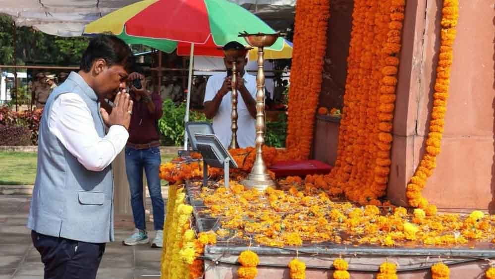 छत्तीसगढ़ में शांति और सुरक्षा के लिए वीर जवानों का बलिदान अविस्मरणीय-वन मंत्री केदार कश्यप छत्तीसगढ़ में शांति और सुरक्षा के लिए वीर जवानों का बलिदान अविस्मरणीय-वन मंत्री केदार कश्यप