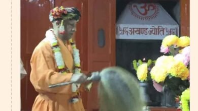 विजयादशमी पर गोरक्षपीठाधीश्वर ने किया महायोगी गोरखनाथ का विशिष्ट पूजन, लोक कल्याण की प्रार्थना की विजयादशमी पर गोरक्षपीठाधीश्वर ने किया महायोगी गोरखनाथ का विशिष्ट पूजन, लोक कल्याण की प्रार्थना की