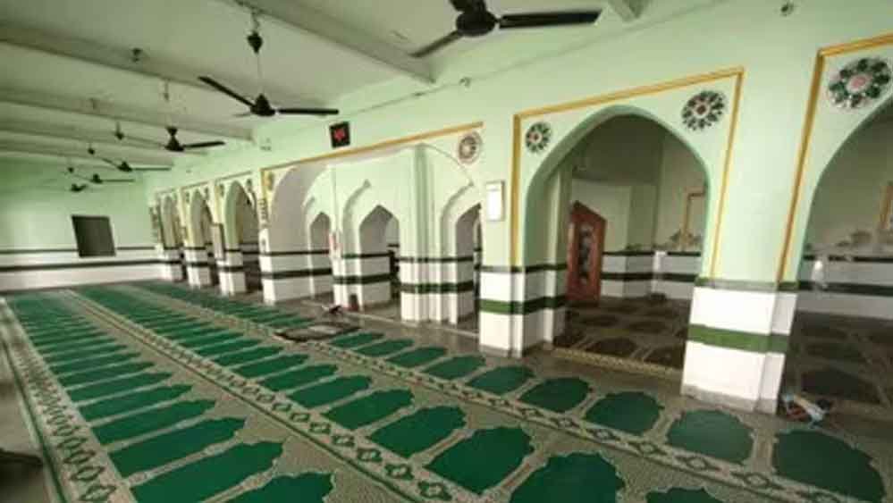 प्रधानमंत्री आवास के पास मस्जिद हटाने के आदेश पर भड़के ओवैसी, हाईकोर्ट जाने की तैयारी प्रधानमंत्री आवास के पास मस्जिद हटाने के आदेश पर भड़के ओवैसी, हाईकोर्ट जाने की तैयारी