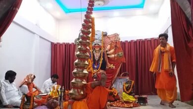 पटना में बाबा नागेश्वर दास की अनोखी साधना, 9 दिन निर्जला व्रत रख सीने पर धारण करेंगे 21 कलश