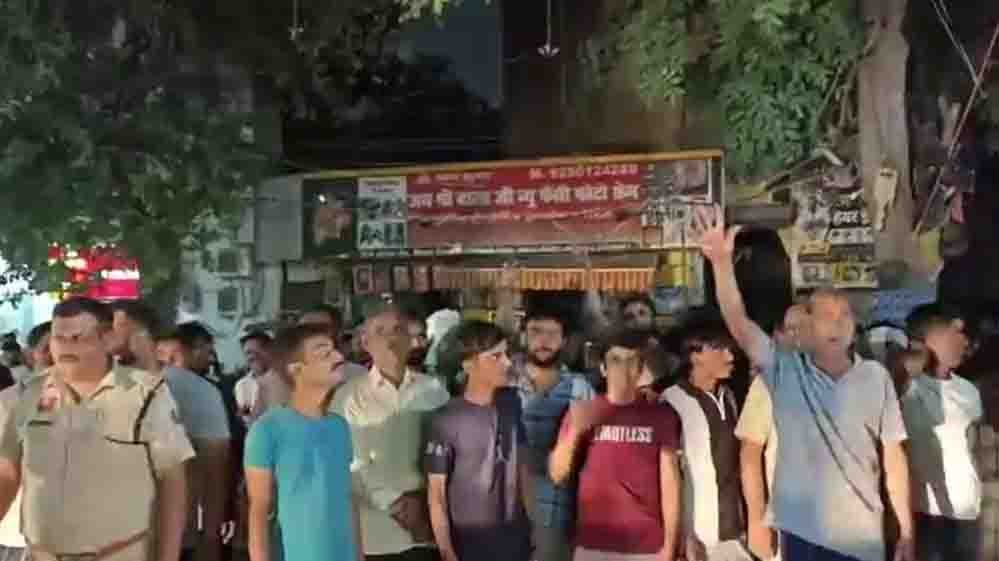 गुरुग्राम में बिजली कर्मचारियों की हड़ताल से हाहाकार, 7 घंटे में मिलीं 5,500 शिकायतें गुरुग्राम में बिजली कर्मचारियों की हड़ताल से हाहाकार, 7 घंटे में मिलीं 5,500 शिकायतें