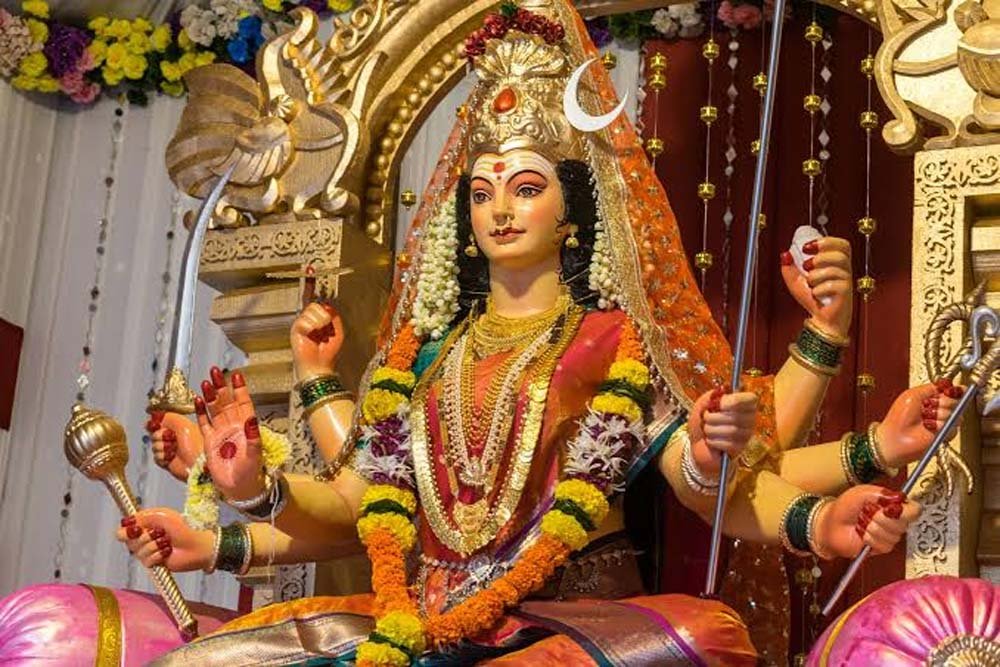 शारदीय नवरात्रि 2026: महाअष्टमी 19 अक्टूबर को, महानवमी 20 अक्टूबर को; जानें कन्या पूजन का सही समय शारदीय नवरात्रि 2026: महाअष्टमी 19 अक्टूबर को, महानवमी 20 अक्टूबर को; जानें कन्या पूजन का सही समय