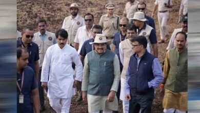 सीएम डॉ. मोहन यादव बोमा स्थल पहुंचे, कृष्णमृग और नीलगायों के स्थानांतरण अभियान का किया निरीक्षण सीएम डॉ. मोहन यादव बोमा स्थल पहुंचे, कृष्णमृग और नीलगायों के स्थानांतरण अभियान का किया निरीक्षण