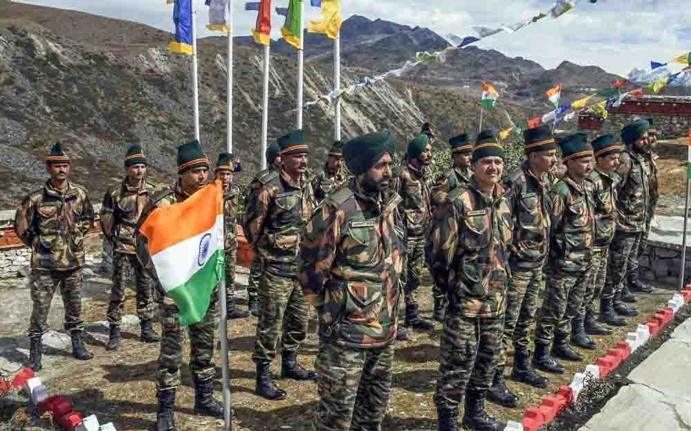 अरुणाचल के ताकसिंग में भारत-चीन सीमा पर 3 बड़ी चुनौतियां, नक्शे से लेकर सड़कों तक सवाल अरुणाचल के ताकसिंग में भारत-चीन सीमा पर 3 बड़ी चुनौतियां, नक्शे से लेकर सड़कों तक सवाल